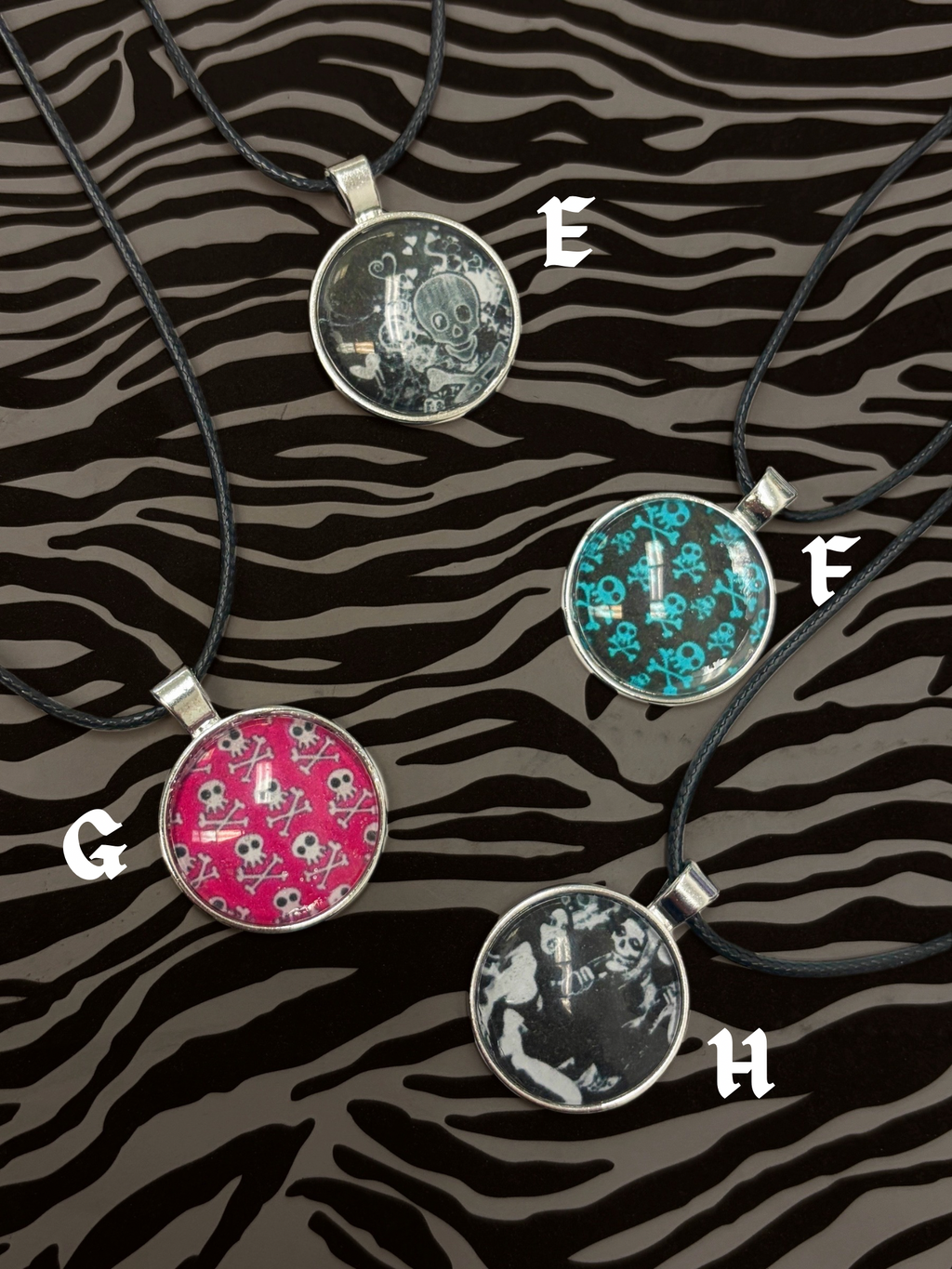 pendant necklace