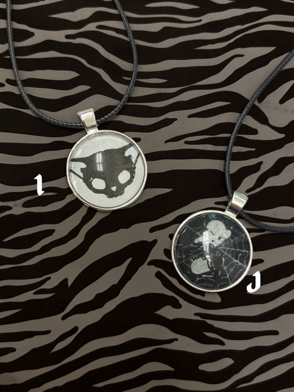 pendant necklace