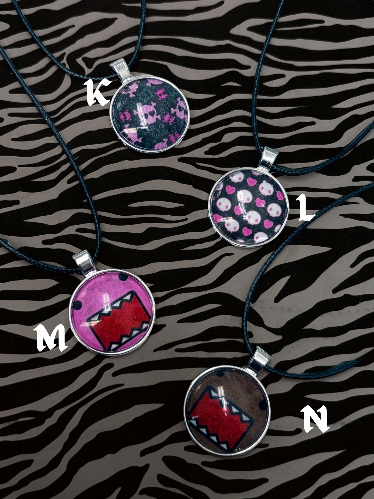 pendant necklace