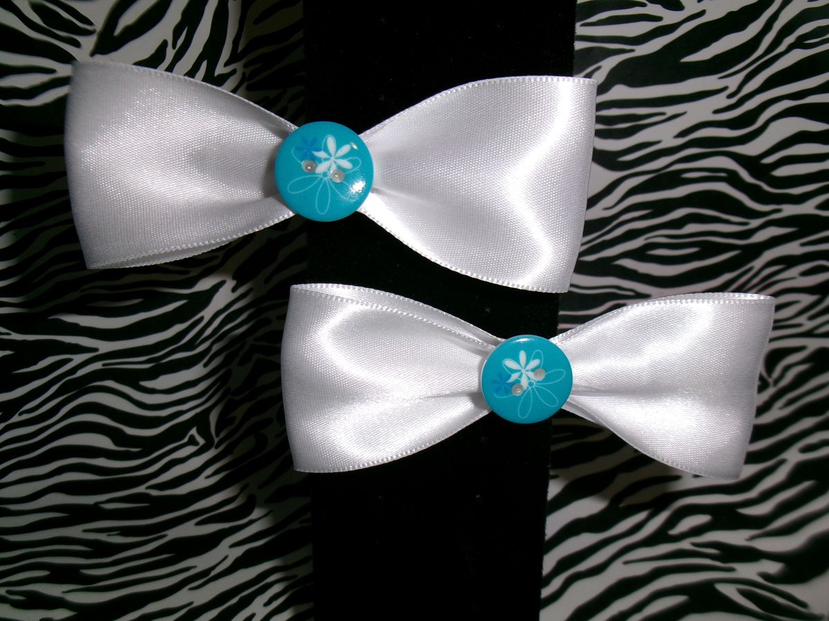 blue button bow